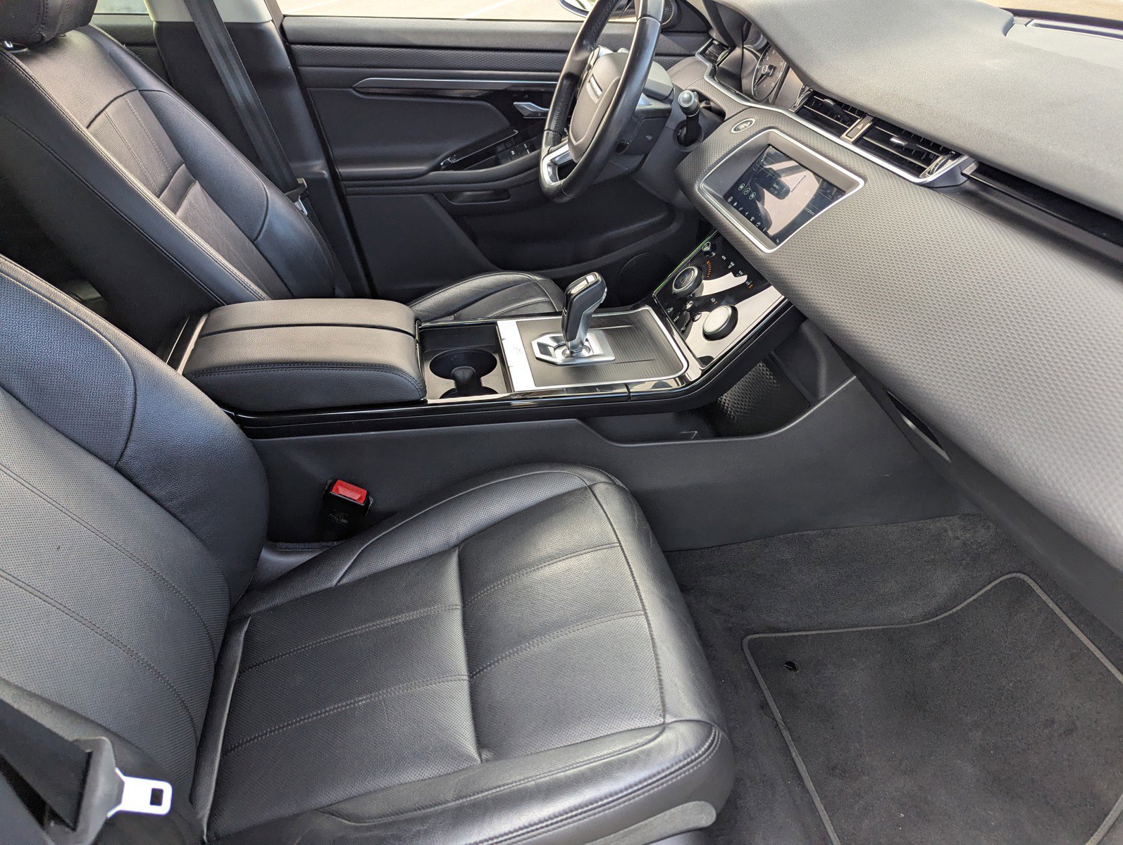 Used 2020 Land Rover Range Rover Evoque S image 12