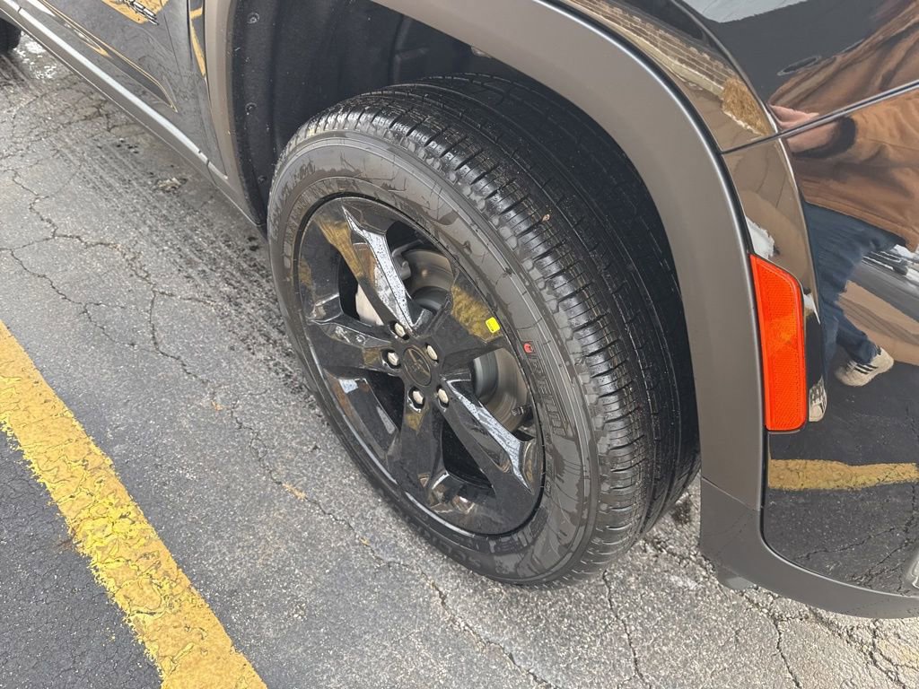 New 2025 Jeep Grand Cherokee Limited image 17