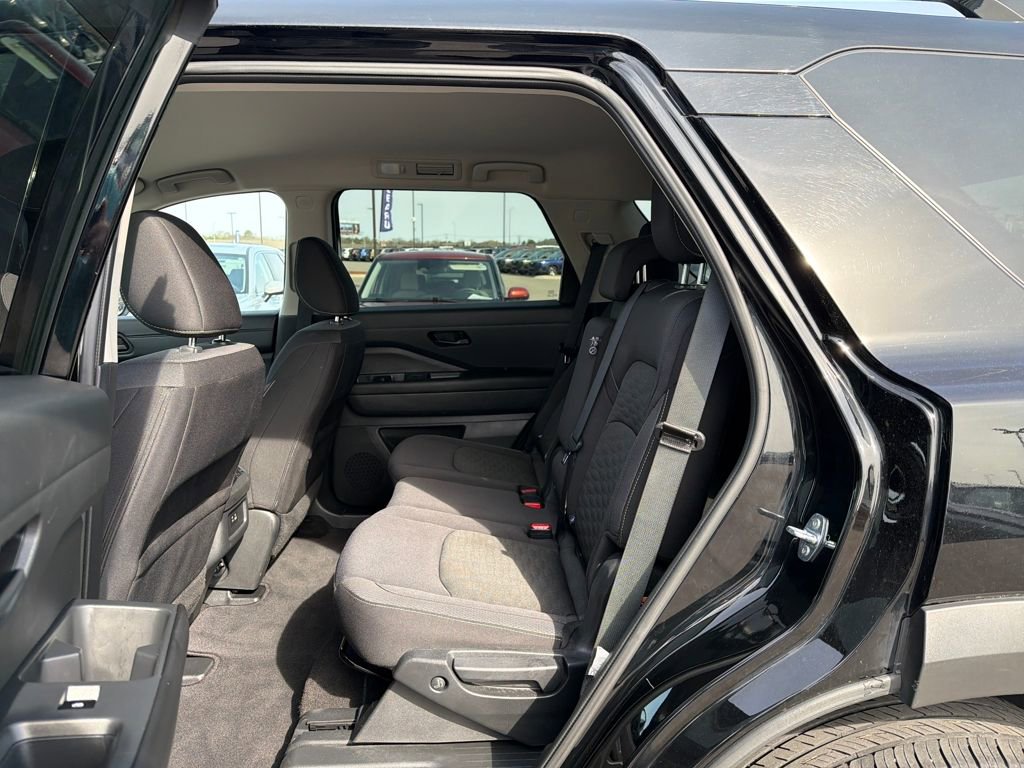 Used 2024 Nissan Pathfinder SV image 25