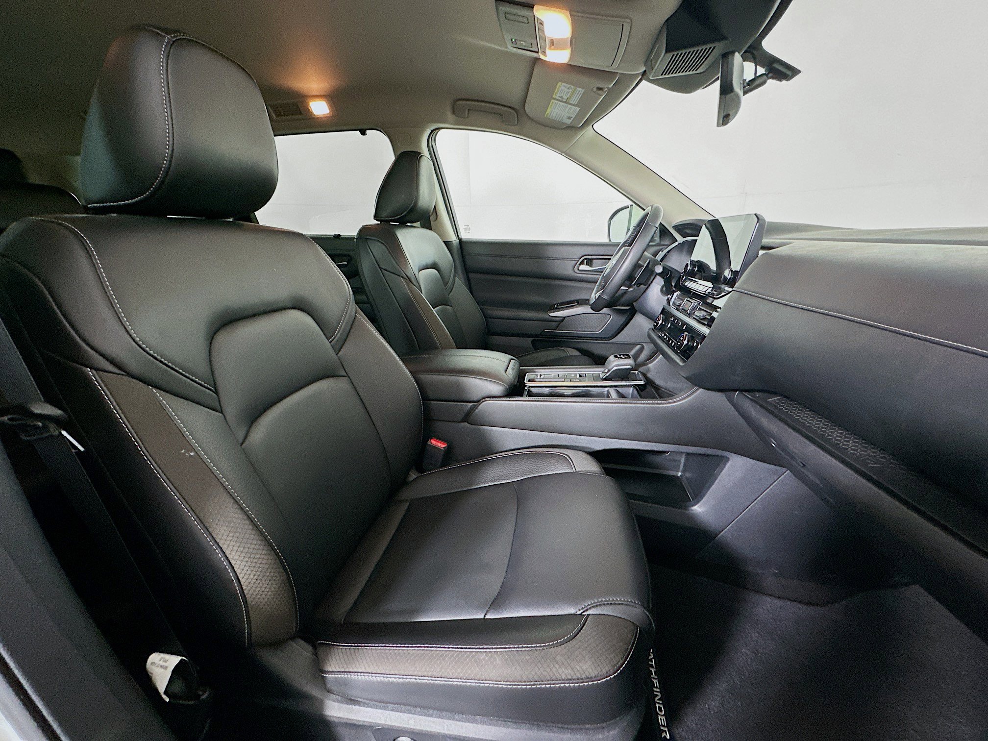 Used 2024 Nissan Pathfinder SL image 33