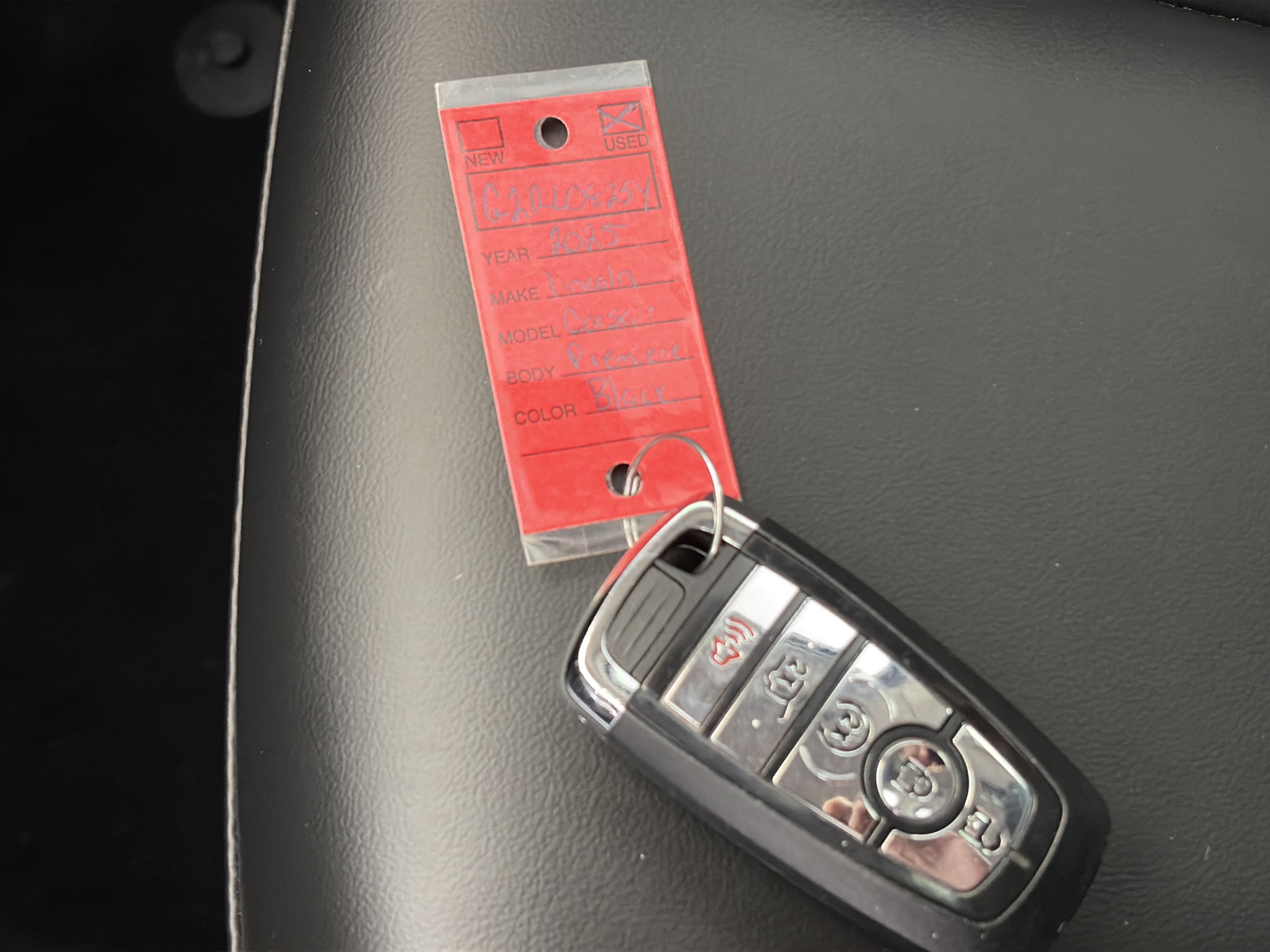 Used 2025 Lincoln Corsair AWD image 31