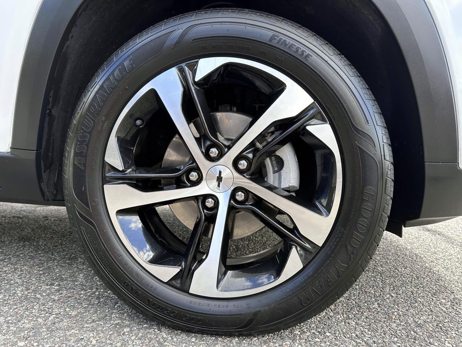 Used 2024 Chevrolet Trax RS w/ Driver Confidence Package FWD image 6