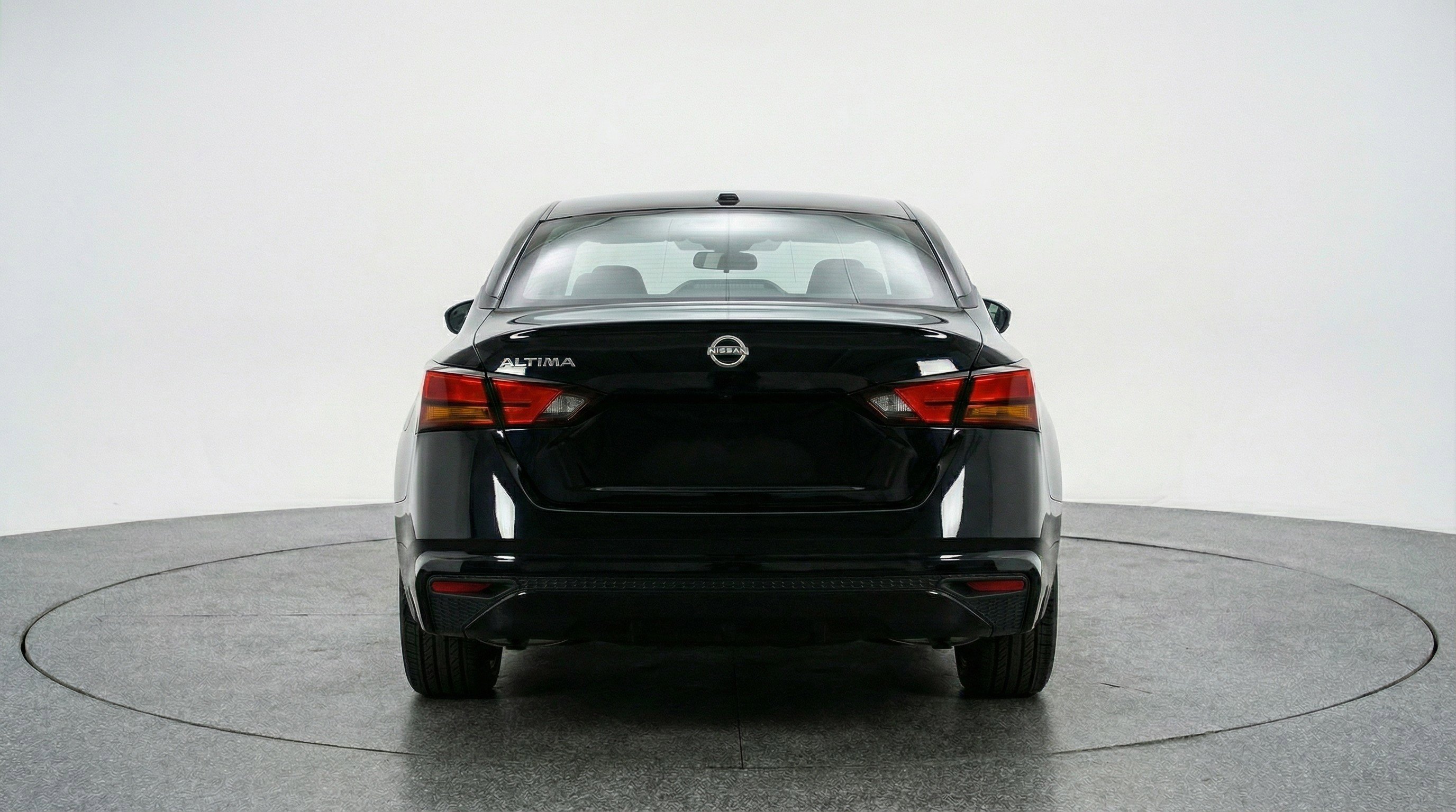 Used 2025 Nissan Altima 2.5 SV image 7