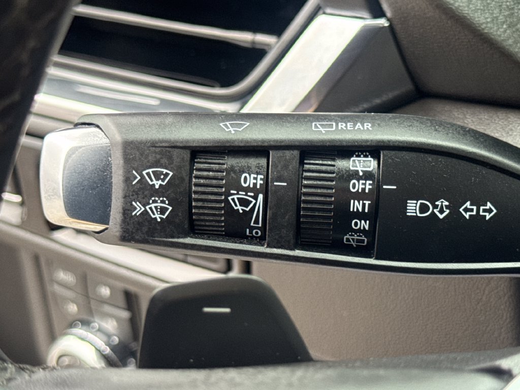 Used 2025 GMC Yukon Denali w/ Denali Reserve Package AWD/4WD image 46
