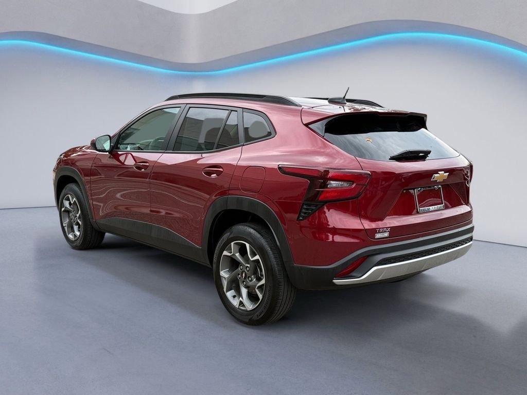 Used 2024 Chevrolet Trax LT w/ Driver Confidence Package image 33