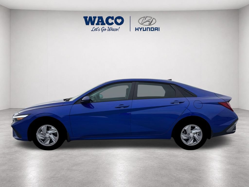 Used 2026 Hyundai Elantra SE w/ Cargo Package FWD image 5