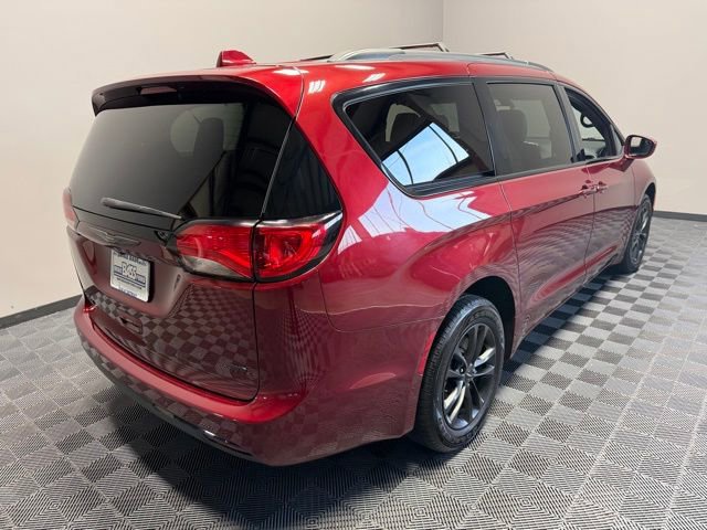 Used 2020 Chrysler Pacifica Touring-L AWD/4WD image 8