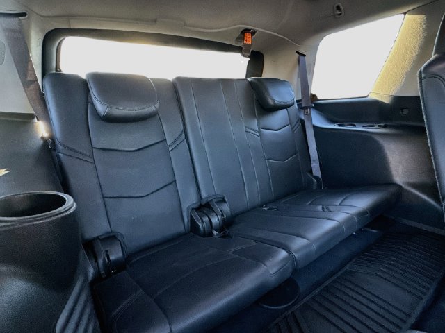 Used 2017 Cadillac Escalade Luxury AWD/4WD image 34