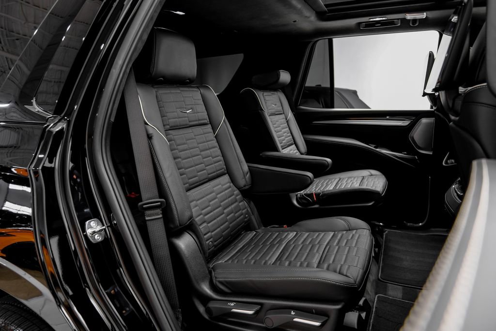 Used 2026 Cadillac Escalade V w/ LPO, ONYX Package AWD/4WD image 45