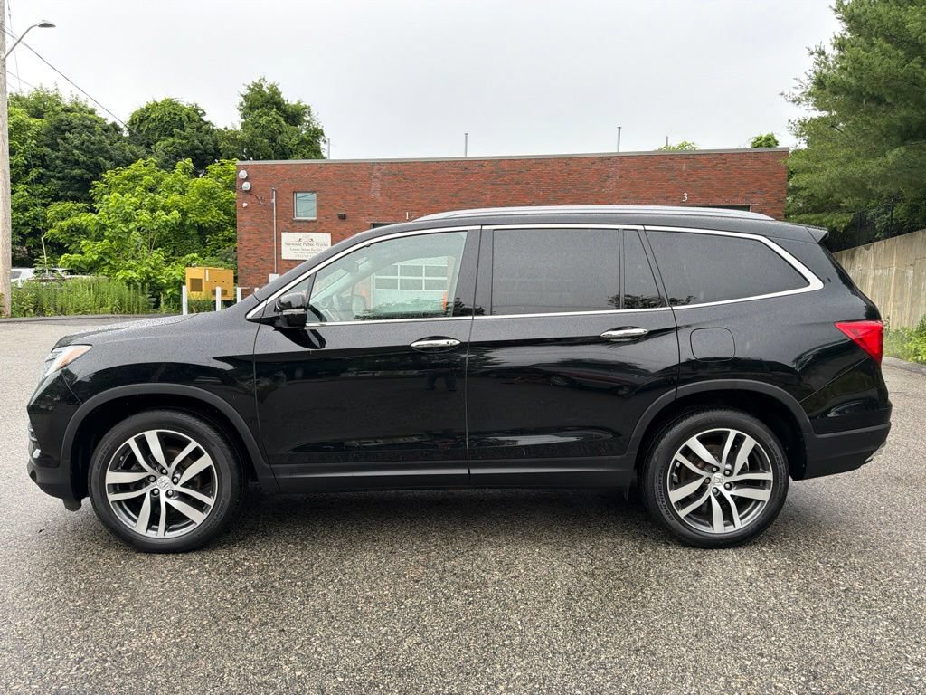 Used 2017 Honda Pilot Elite image 2