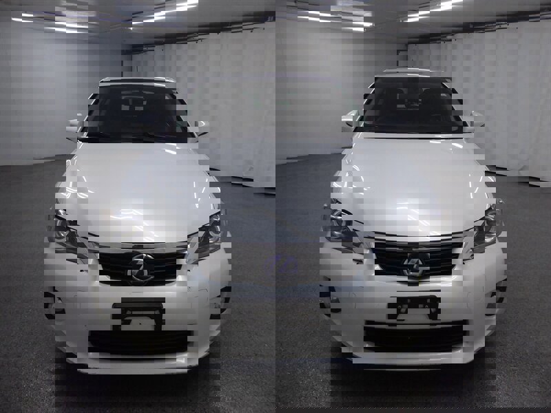 Used 2012 Lexus CT 200h Premium image 2