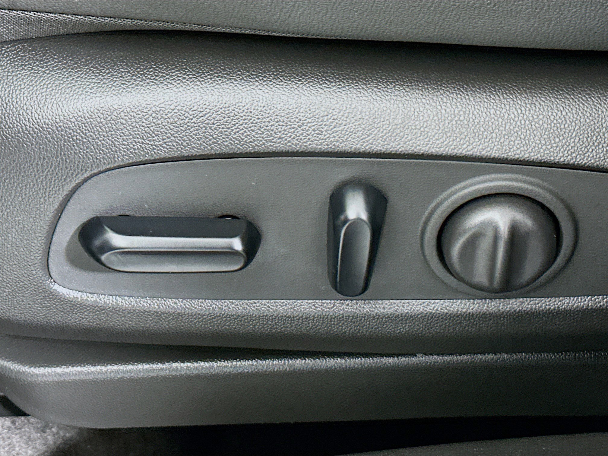 Used 2023 Chevrolet TrailBlazer ACTIV w/ Sun and Liftgate Package image 13