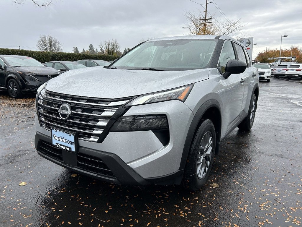 New 2025 Nissan Rogue S image 3