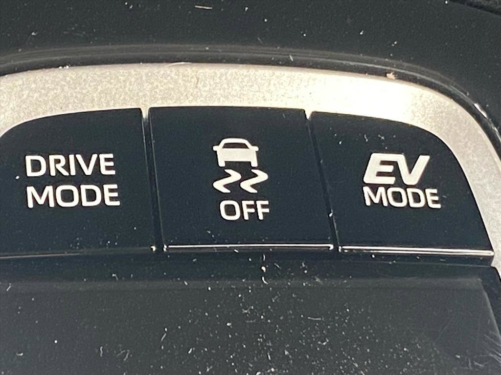 Used 2025 Toyota Corolla LE image 15