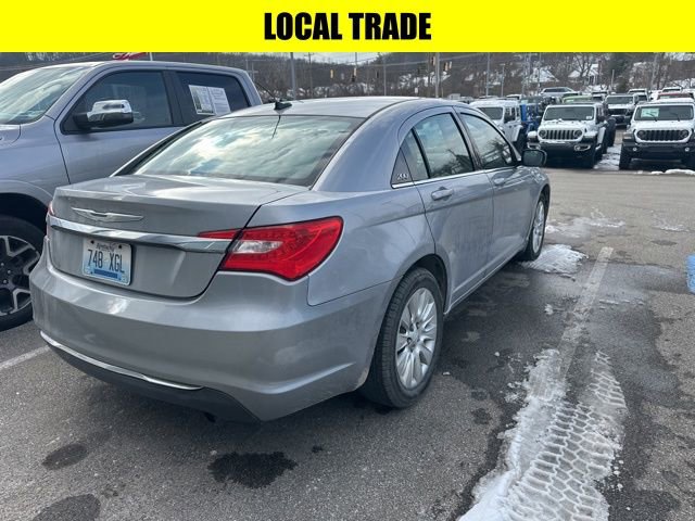 Used 2014 Chrysler 200 LX image 3