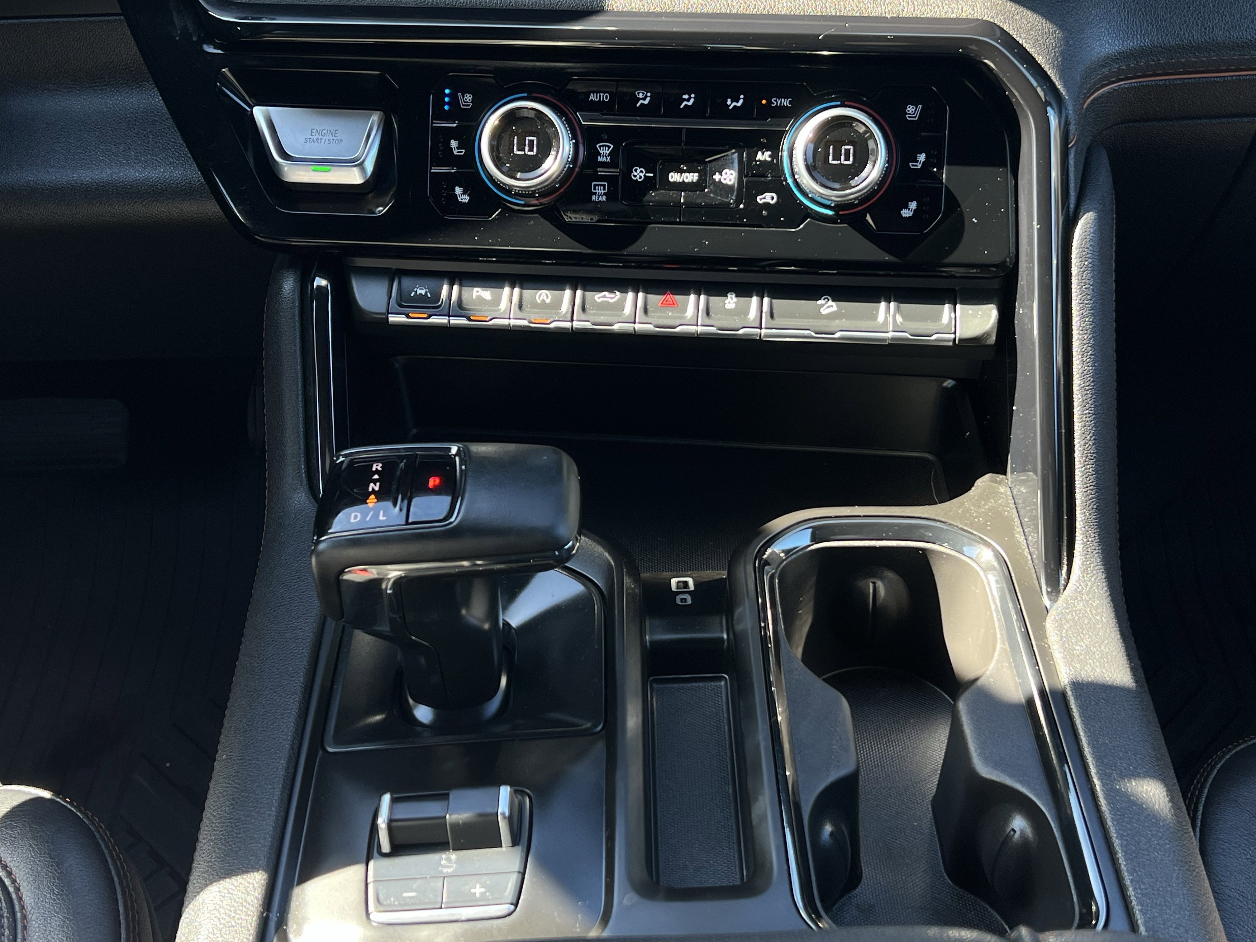 Used 2024 GMC Sierra 1500 AT4 w/ Technology Package image 20