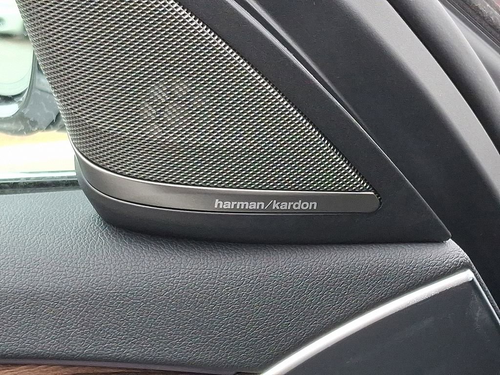 Used 2022 BMW 540i xDrive w/ Executive Package image 26