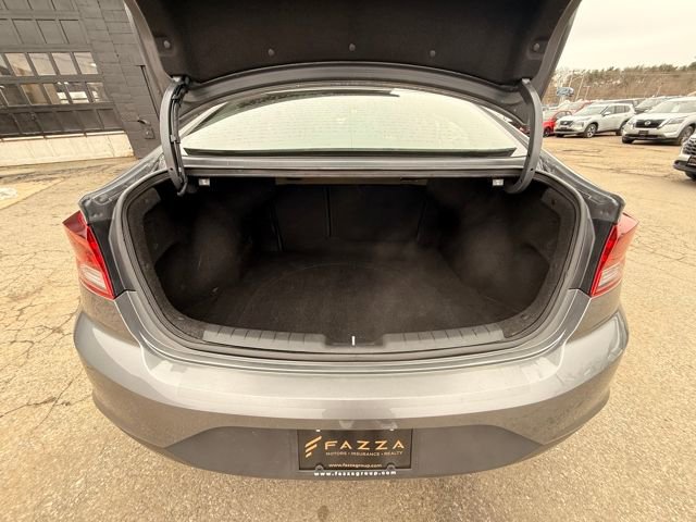 Used 2019 Hyundai Elantra SE w/ Cargo Package FWD image 13