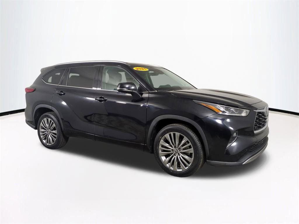 Used 2021 Toyota Highlander Platinum image 2