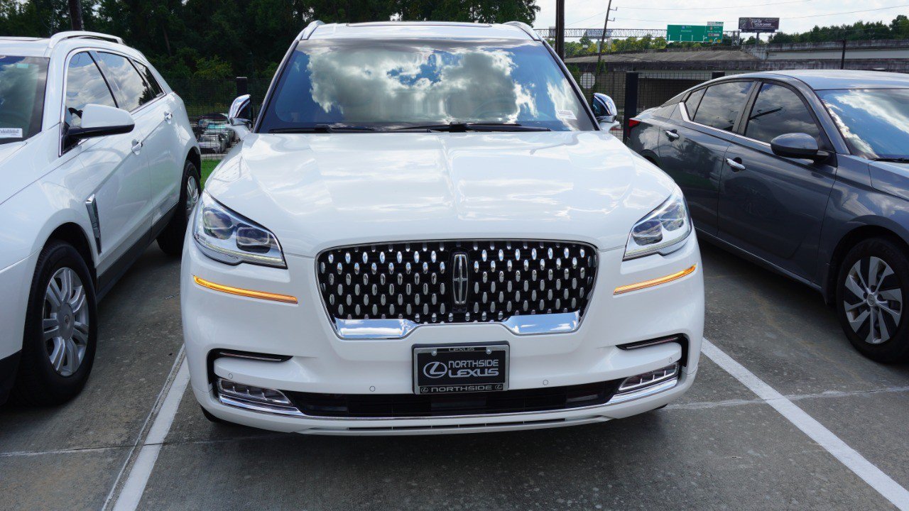 Used 2020 Lincoln Aviator Black Label w/ Class IV Trailer Tow Package AWD/4WD image 3