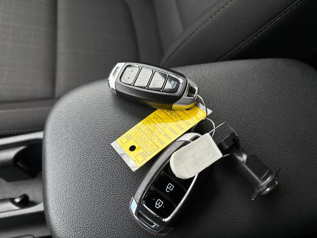 Used 2023 Hyundai Kona SEL image 18