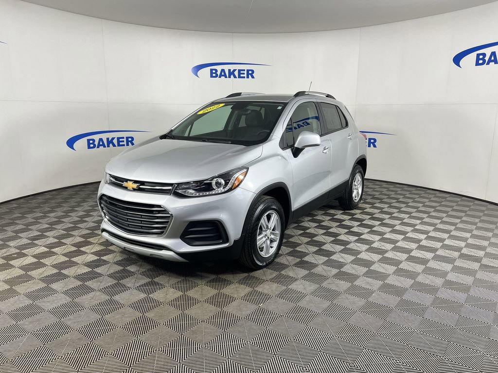 Used 2022 Chevrolet Trax LT w/ LT Convenience Package image 5