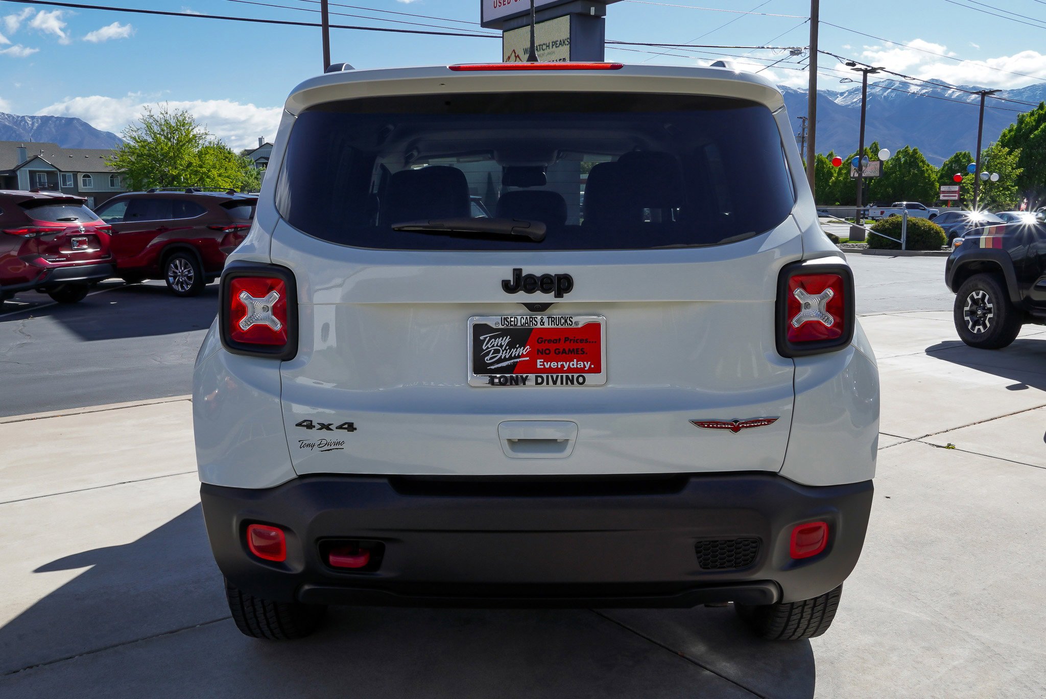 Used 2023 Jeep Renegade Trailhawk w/ Trailhawk Elite Group AWD/4WD image 7