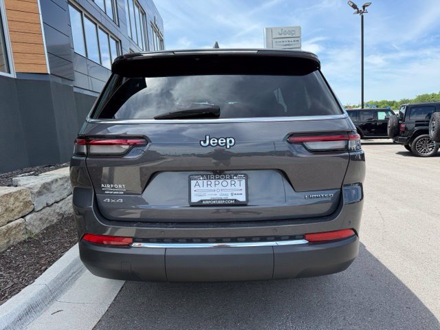 Used 2023 Jeep Grand Cherokee L Limited AWD/4WD image 4
