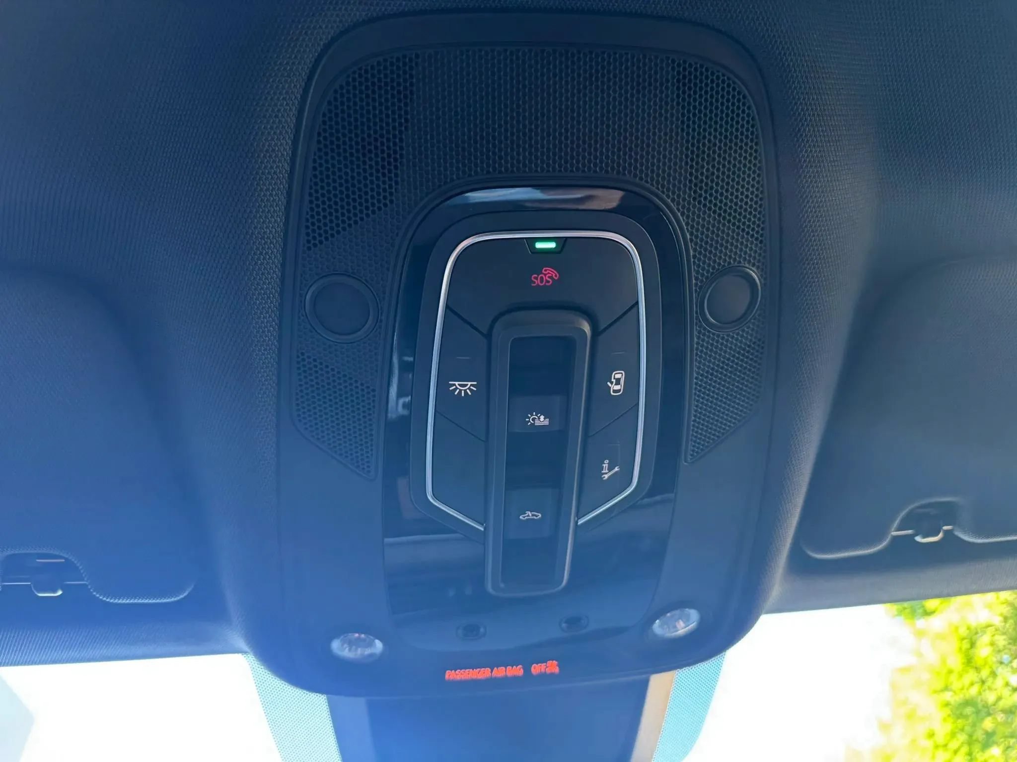 Used 2022 Audi e-tron Premium AWD/4WD image 44