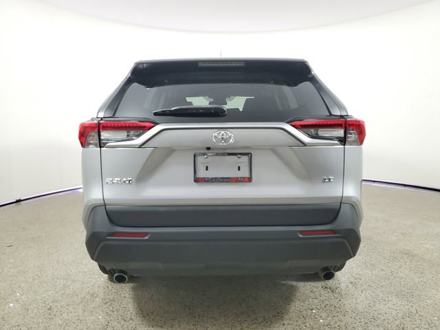 Used 2021 Toyota RAV4 LE image 6