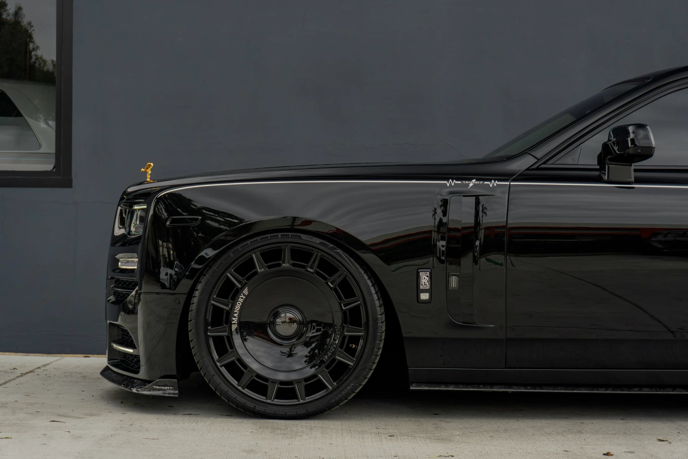 Used 2024 Rolls-Royce Phantom Sedan RWD image 16