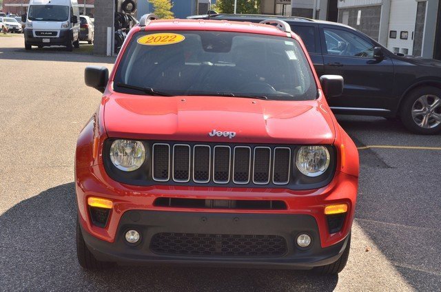 Used 2022 Jeep Renegade Latitude image 3