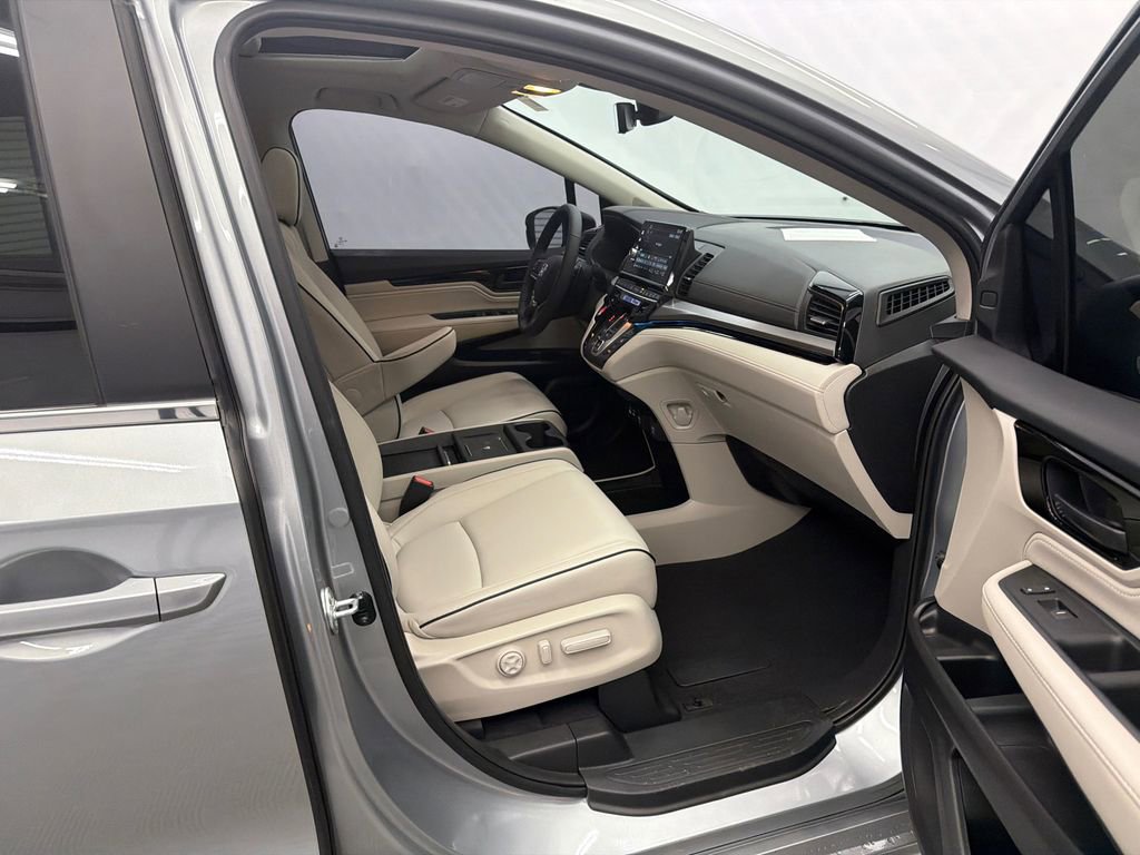 Used 2026 Honda Odyssey Touring image 15