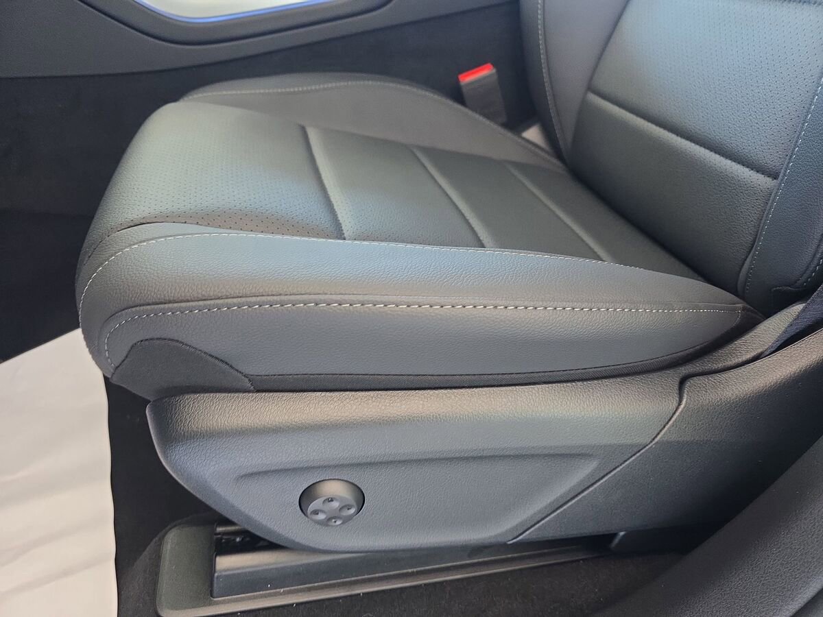 New 2026 Mercedes-Benz GLS 450 4MATIC image 28