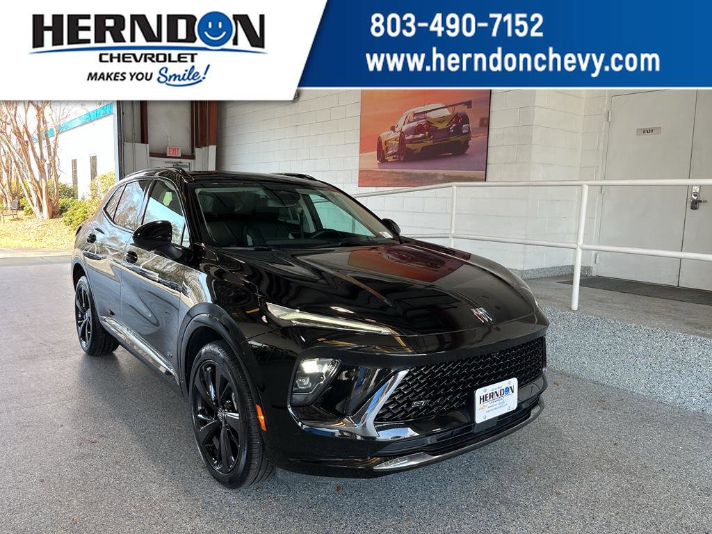 Used 2025 Buick Envision Sport Touring image 1
