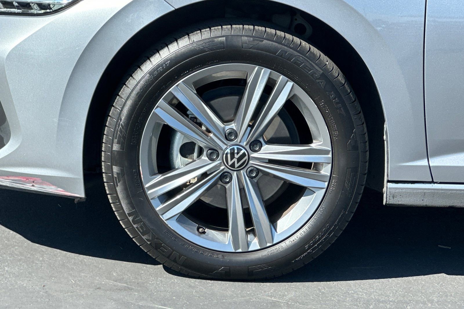 Used 2024 Volkswagen Jetta SE image 24