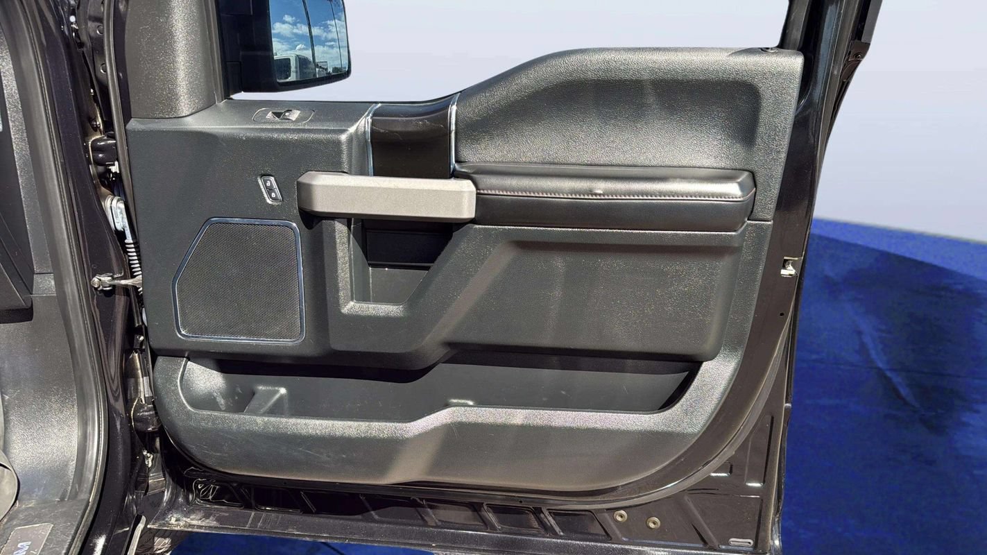 Used 2019 Ford F150 Platinum w/ Equipment Group 701A Luxury AWD/4WD image 18