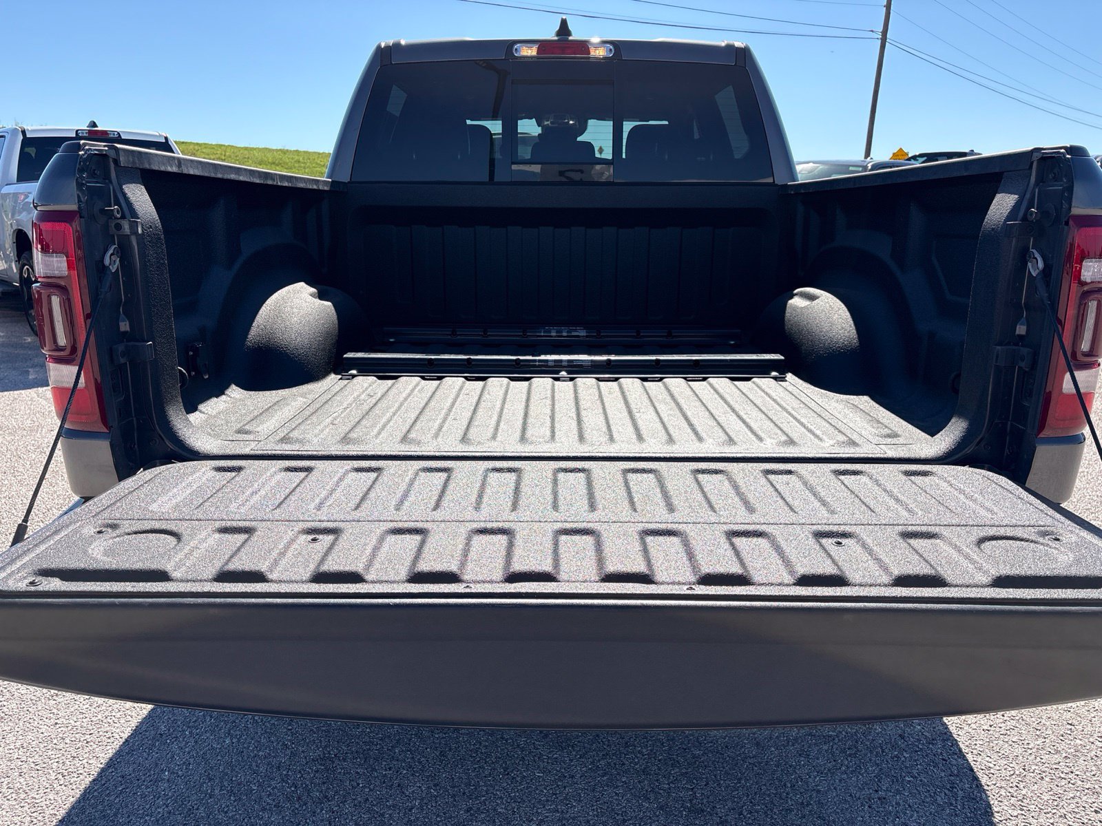 Used 2024 RAM 1500 Laramie RWD image 33