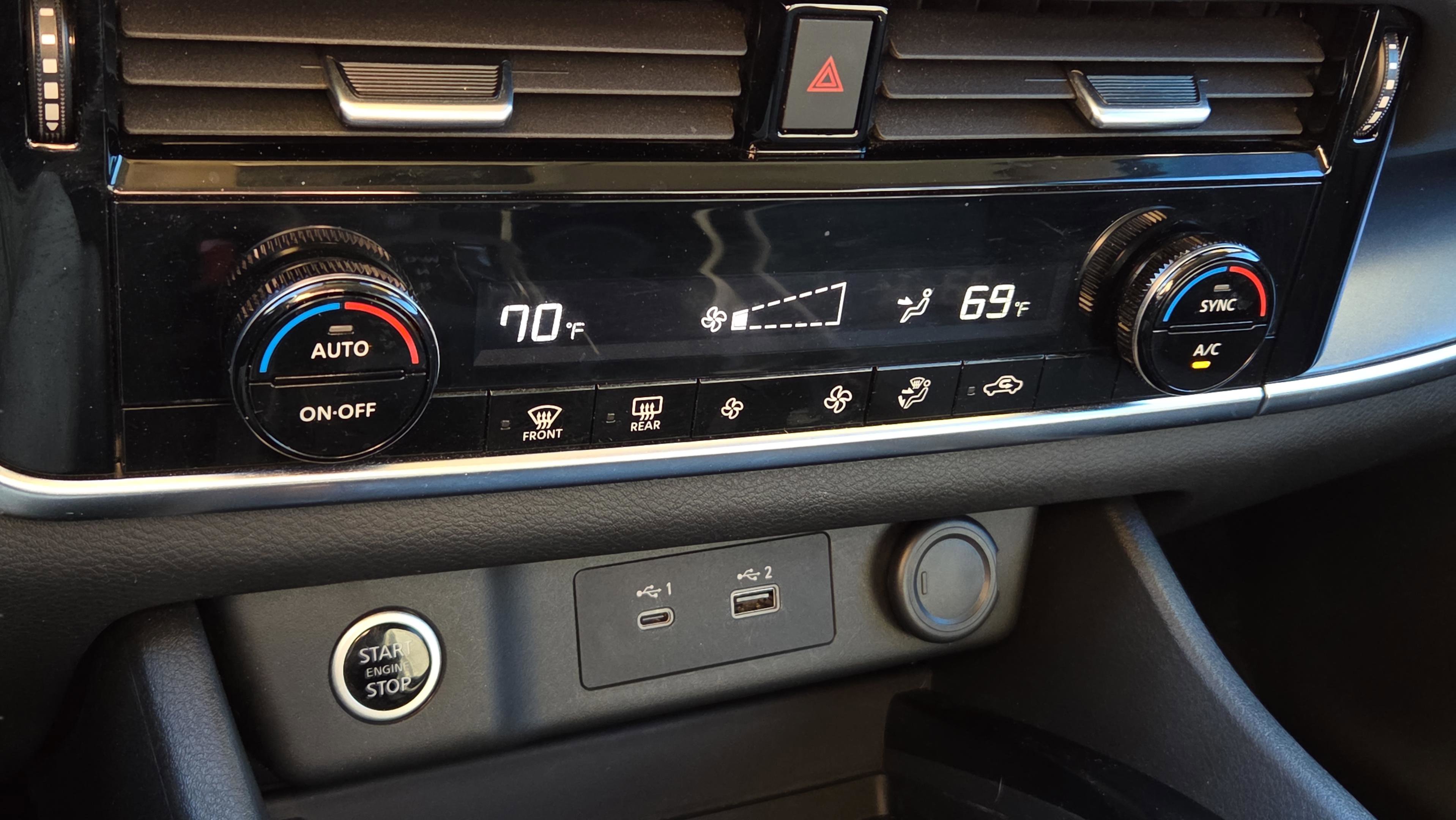 Used 2022 Nissan Rogue SV image 23