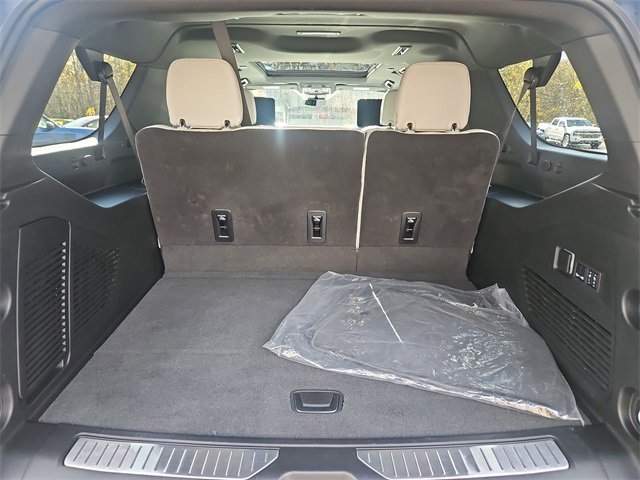Certified 2025 Chevrolet Suburban Premier image 27