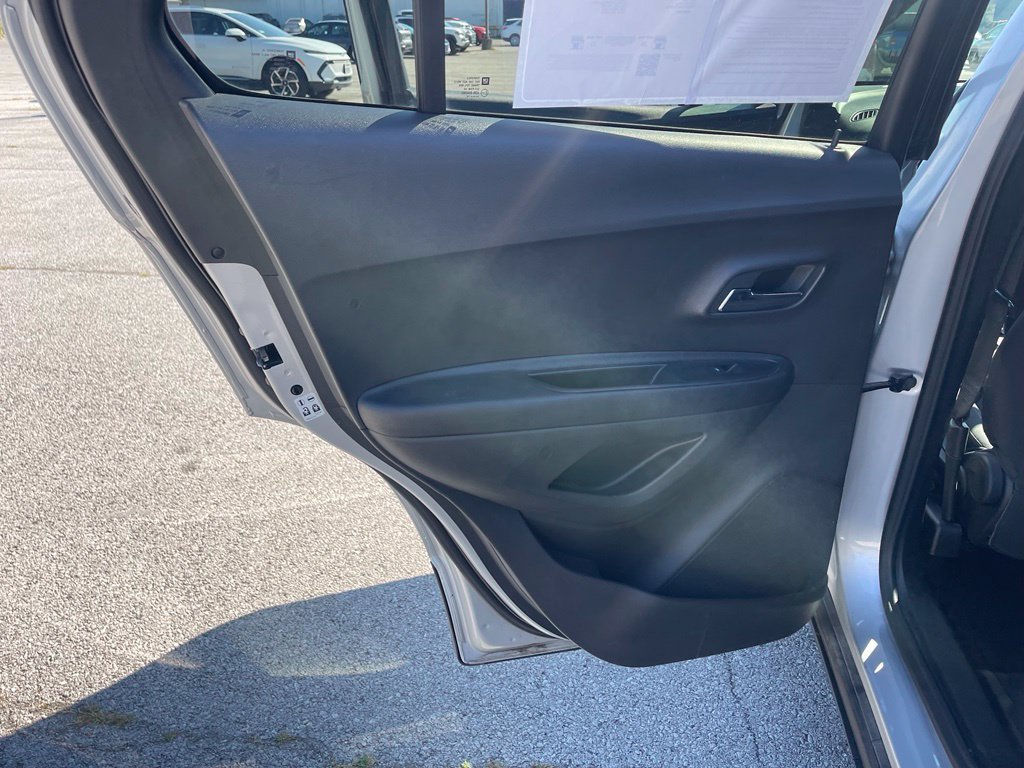 Used 2019 Chevrolet Trax LT FWD image 16