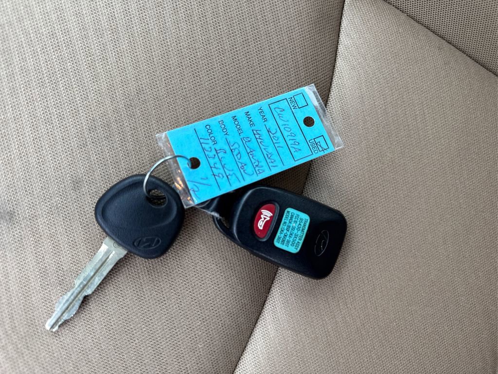Used 2011 Hyundai Elantra GLS w/ Preferred Equipment Pkg 3 image 29