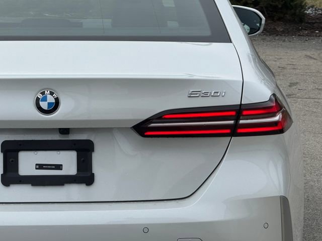 Certified 2025 BMW 530i xDrive 530i xDrive w/ Premium Package image 7