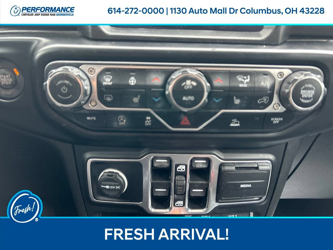 Used 2021 Jeep Wrangler Unlimited Sahara w/ Uconnect 4C Nav & Sound Group AWD/4WD image 24