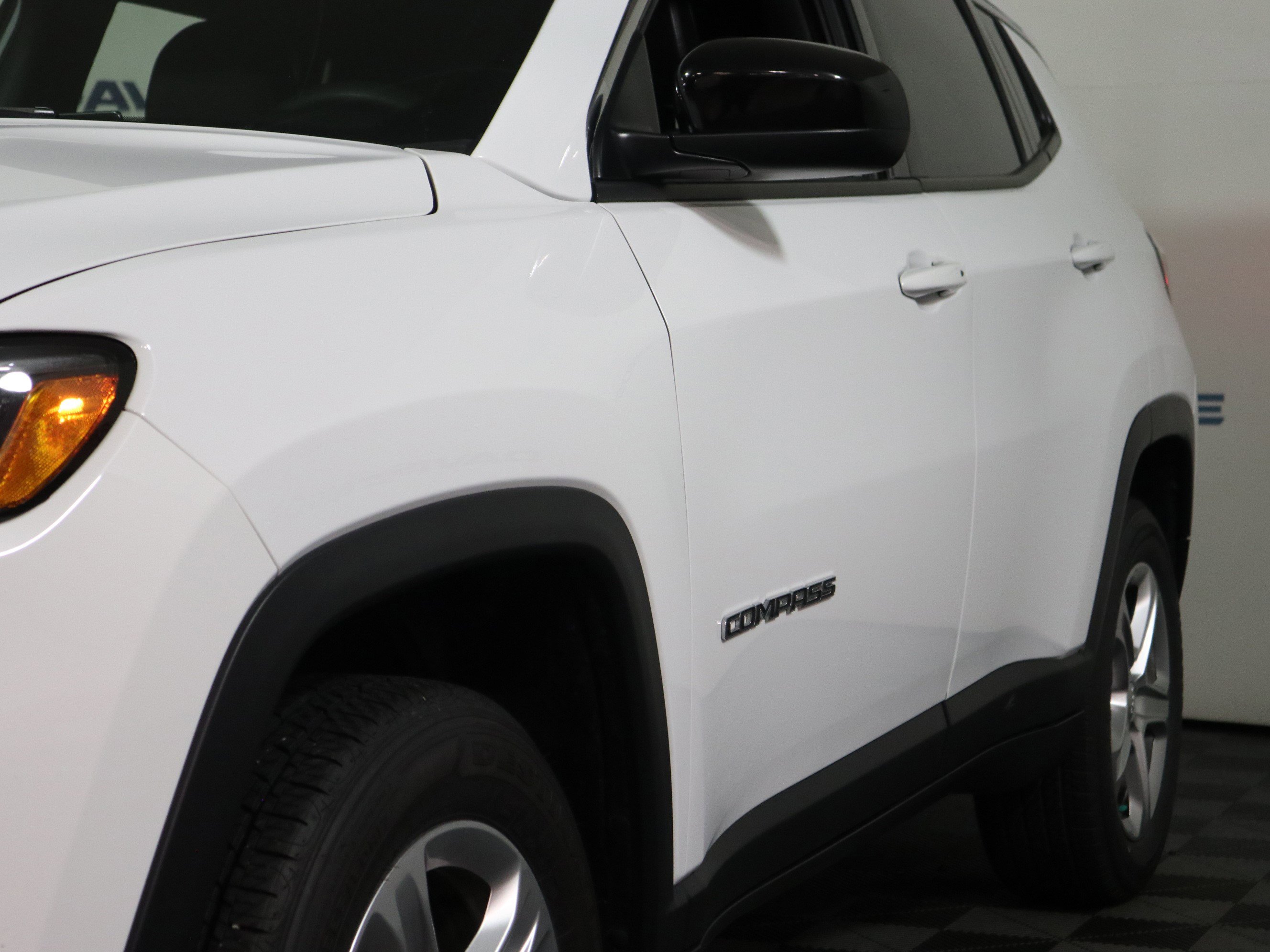 Used 2023 Jeep Compass Latitude AWD/4WD image 11