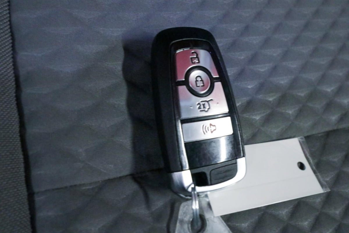 Used 2021 Ford Escape SE w/ SE Sport Appearance Package FWD image 17
