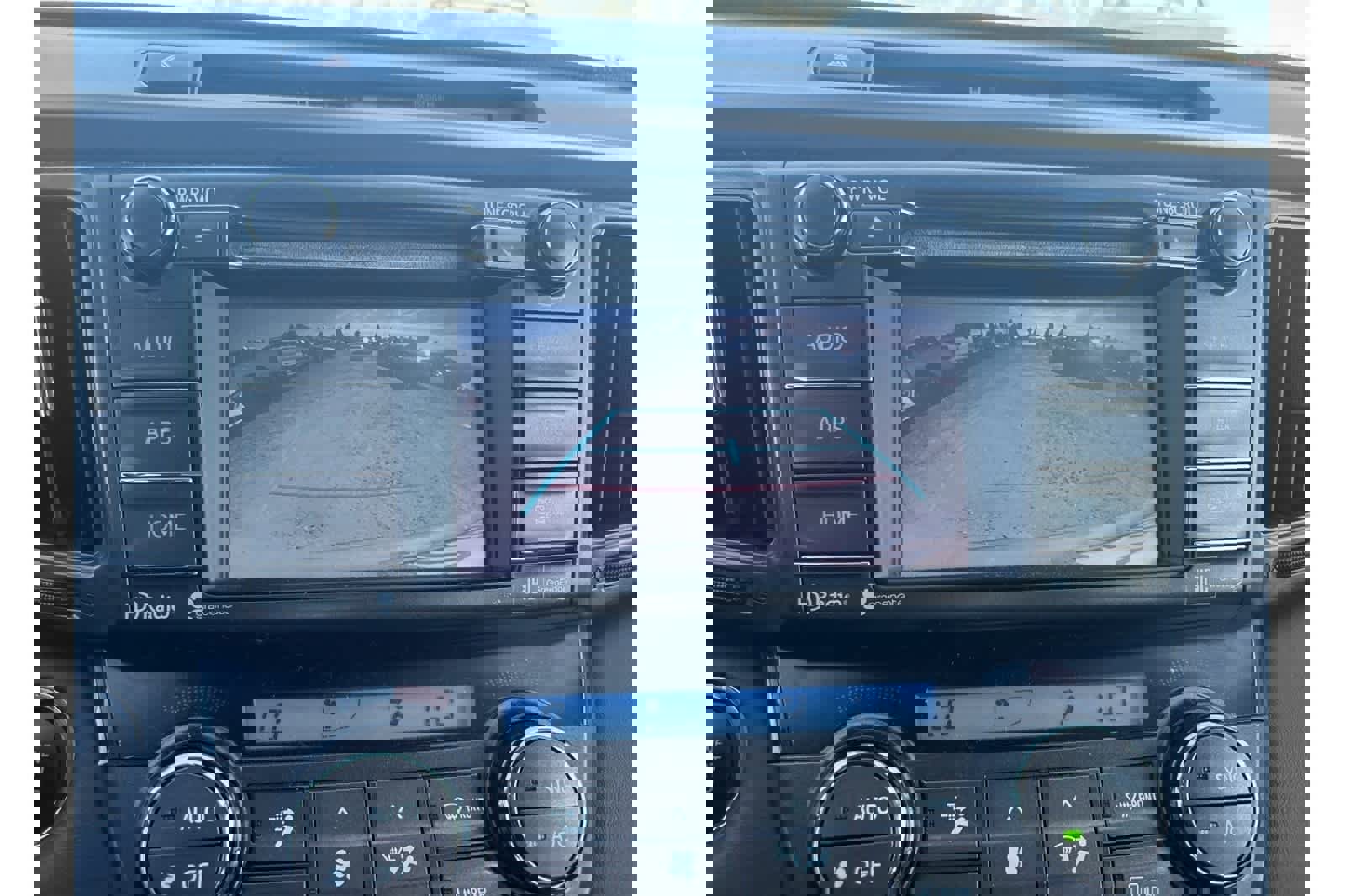 Used 2015 Toyota RAV4 Limited w/ Technology Package image 17