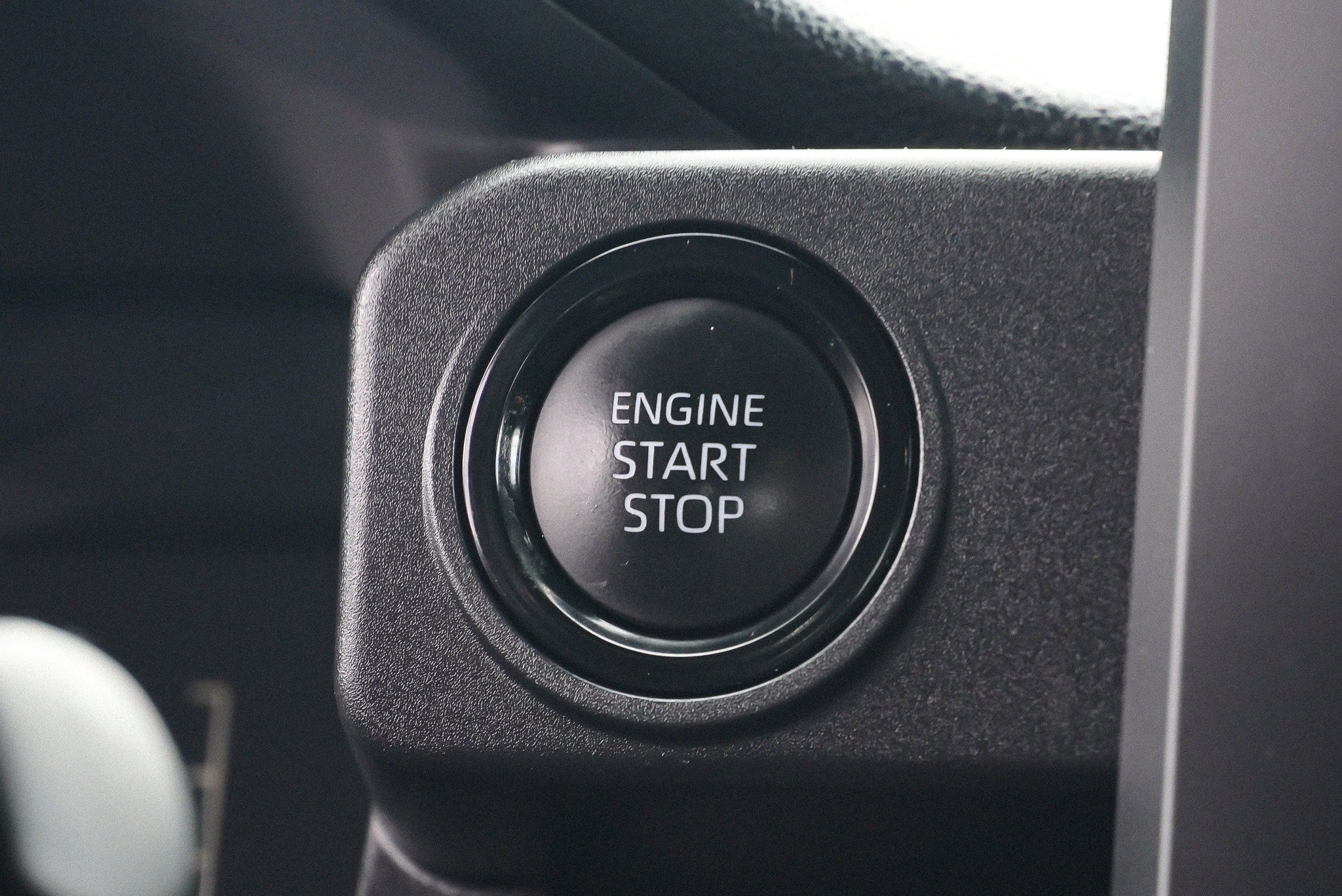 Certified 2025 Toyota Tacoma SR5 AWD/4WD image 35