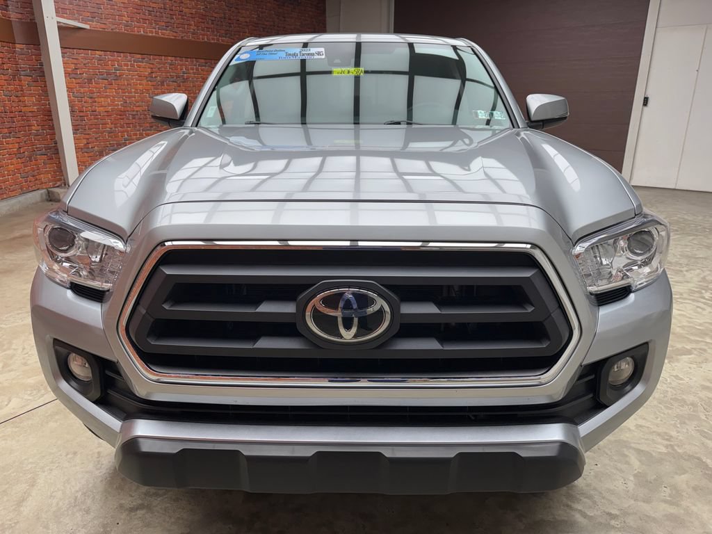 Used 2023 Toyota Tacoma SR5 w/ Technology Package AWD/4WD image 9