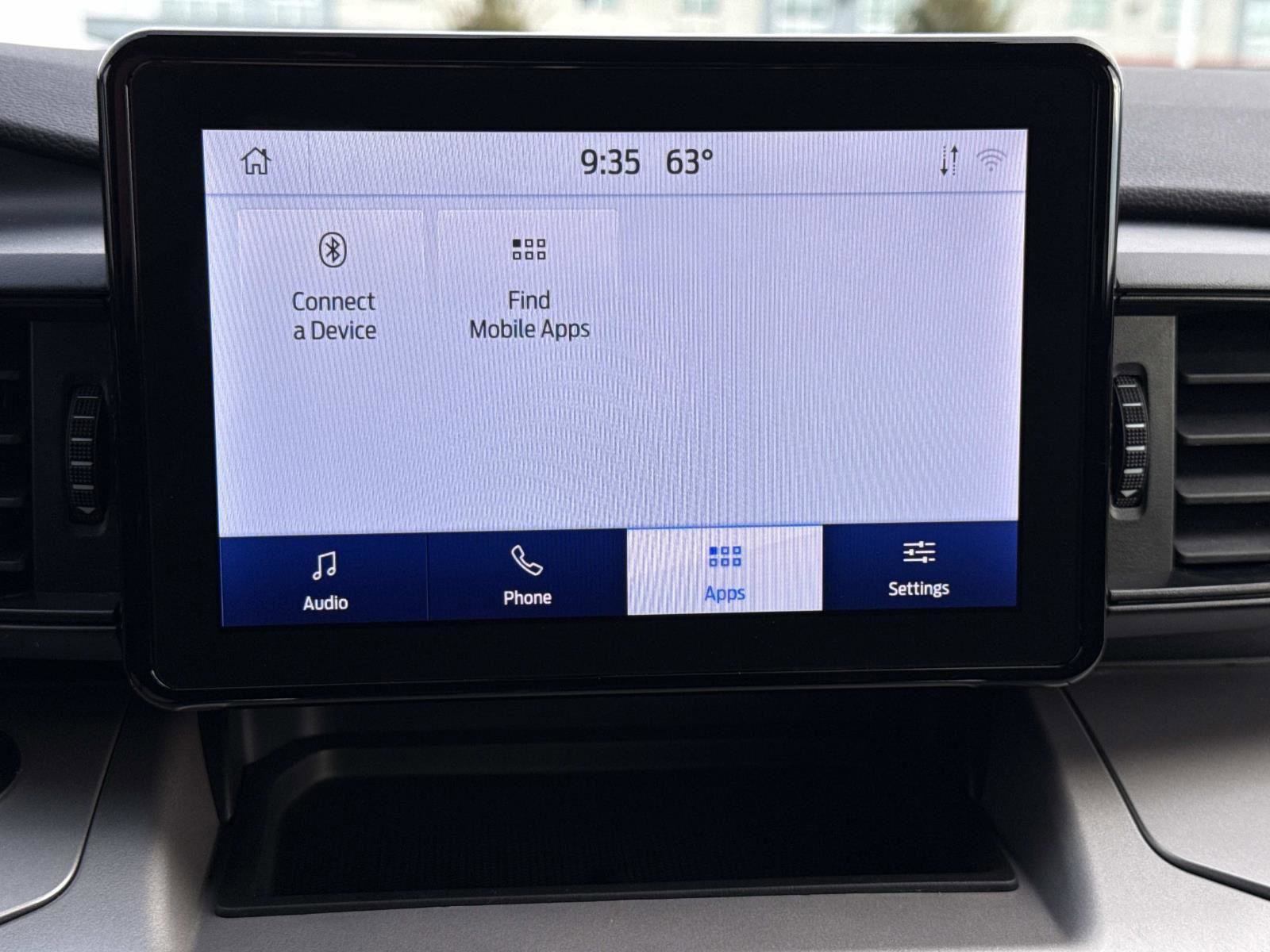 Used 2023 Ford Explorer XLT image 4